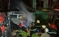 Cháy 6 nhà ven sông Sài Gòn