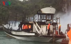 Cháy tàu du lịch trên vịnh Hạ Long, 14 khách nước ngoài an toàn