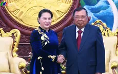 Chủ tịch Quốc hội Nguyễn Thị Kim Ngân chào xã giao Tổng Bí thư Lào
