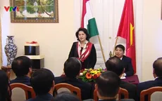 Chủ tịch Quốc hội gặp gỡ cộng đồng người Việt tại Hungary