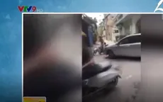 Người dân truy đuổi ô tô như phim "Fast and Furious"