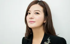 "Én nhỏ" Triệu Vy ngày càng trẻ trung