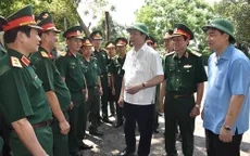 Chủ tịch nước thăm đại đội 33 đảo Ngư