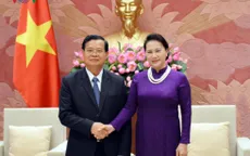 Chủ tịch Quốc hội tiếp Đoàn Ủy ban Hòa bình và Đoàn kết Lào