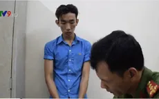 Bắt “nóng” 2 đối tượng cướp giật điện thoại tại TP.HCM