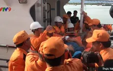 Bà Rịa - Vũng Tàu: Cấp cứu thuyền viên tàu cá nguy kịch về bờ