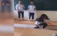 Nữ sinh lớp 7 ở Hà Nội bị nhóm bạn “đánh hội đồng” ngay tại lớp học