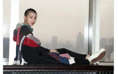 Con gái Vương Phi: Cạo đầu đơn giản vì... muốn thế