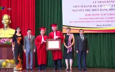 Nguyên Thủ hiến CHLB Đức nhận bằng Tiến sỹ danh dự