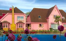 Ngỡ ngàng căn nhà được "hô biến" thành thế giới của búp bê Barbie