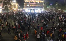Tấp nập không khí đêm Giáng sinh tại các thành phố lớn