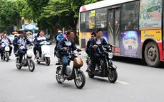 Chấn chỉnh việc học sinh không đội mũ bảo hiểm, vượt đèn đỏ