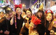 Không khí sôi động tại phố đi bộ Bùi Viện (TP.HCM) trong lễ Halloween
