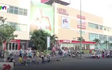 TP.HCM: Hàng rong bủa vây, tái lấn chiếm ở nhiều nơi
