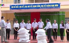 Hỗ trợ hơn 1.000 tấn gạo cho học sinh đặc biệt khó khăn tại Đắk Lắk