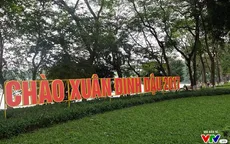 Hà Nội thay "áo mới" chào đón Tết Nguyên đán