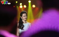 12 con giáp 2017: Đông Nhi xinh như công chúa, ngại ngùng khi nói về bạn trai