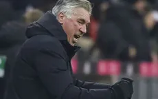 SỐC: Ancelotti giơ ‘ngón tay thối’ về phía CĐV sau trận hòa với Hertha Berlin