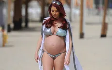 Cận kề ngày sinh, người đẹp Anh vẫn mặc bikini
