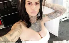 Người đẹp xăm trổ mặc hở bạo ra phố