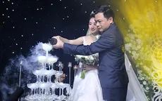 Hoa hậu Thu Ngân rạng ngời trong lễ cưới