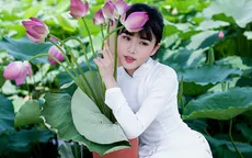 Nữ sinh Bưu chính viễn thông thích đọc sách, yêu hoa sen