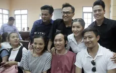 Nhiều nghệ sĩ tới tòa ủng hộ Ngọc Trinh trong vụ kiện Nhà hát kịch
