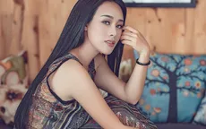 Nhan sắc “gái ba con” xinh như hoa hậu của bà xã nghệ sĩ Việt Hoàn