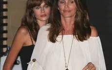 Siêu mẫu Cindy Crawford sánh đôi cùng con gái “bản sao”