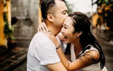 Bộ ảnh ướt mưa lãng mạn của cặp đôi đã “qua một lần đò”