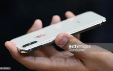 Vừa lên kệ, đã có iPhone X bán ở... vỉa hè Hong Kong (Trung Quốc) trong ngày mở bán