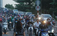 TPHCM: Người dân rời thành phố nghỉ Tết Dương lịch, nhiều tuyến đường bị ùn ứ