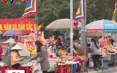 Không còn ăn xin, đổi tiền lẻ trước đêm khai ấn đền Trần