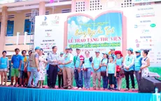 CLB Doanh nhân Hai Mươi Ba Mươi trao tặng 2 thư viện đạt chuẩn quốc gia tại Quảng Ngãi