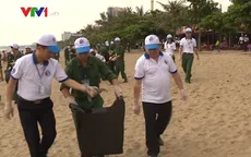 Bộ GD&ĐT phối hợp với Nghệ An ra quân làm sạch biển Cửa Lò
