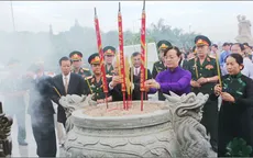 Lãnh đạo TP.HCM viếng nghĩa trang liệt sỹ thành phố