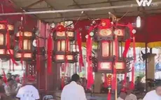 Không chen lấn, xô đẩy trong lễ hội chùa Bà Bình Dương