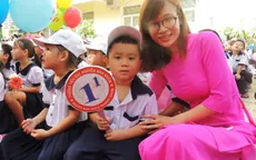 Chọn trường vào lớp 1: Nỗi băn khoăn muôn thuở của các bậc cha mẹ
