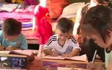 Hòa Bình: Lớp học dã chiến của cô và trò mầm non sau lũ