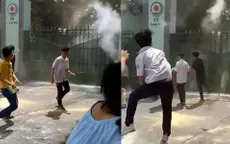 TP.HCM: Học sinh ném sơn, bột màu vào trường sau lễ bế giảng