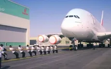 Cảnh sát UAE lập kỷ lục thế giới về kéo máy bay