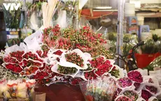 Hà Nội: Giá hoa tươi tăng mạnh trước ngày 20/10