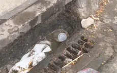 Nhiều hố ga, miệng cống ở TP.HCM ngập rác