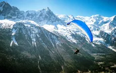 Khám phá vẻ đẹp núi Mont Blanc từ dù lượn