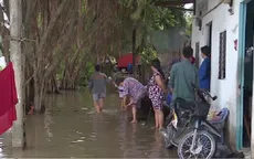 Người dân TP.HCM thức trắng đêm vì nhà bị ngập cả mét