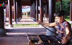 Người phụ nữ dân tộc Tà Ôi hồi sinh nghề dệt thổ cẩm