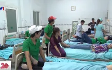 Bình Dương: Hàng trăm công nhân nhập viện sau bữa ăn tại công ty
