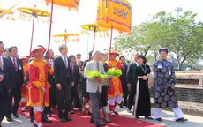 Nhà vua và Hoàng hậu Nhật Bản thăm Đại nội Huế
