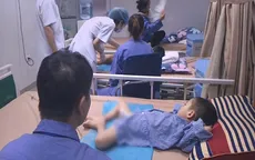 BV Da liễu đông trẻ đến khám vì bố mẹ lo con nhiễm sùi mào gà