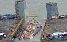 Hàn Quốc đưa phà Sewol về cảng Mokpo